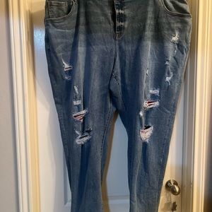 Signature Fit Destructed Plaid-Backed Medium Wash Boyfriend Jean Size 28